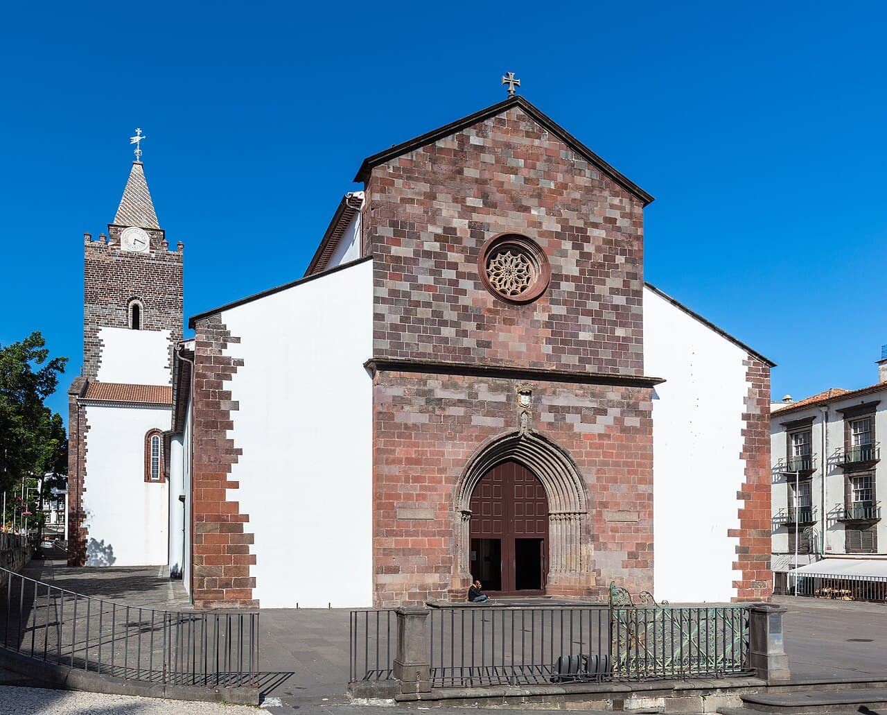 The stone façade and tower of the Sé, the cathedral of Funchal