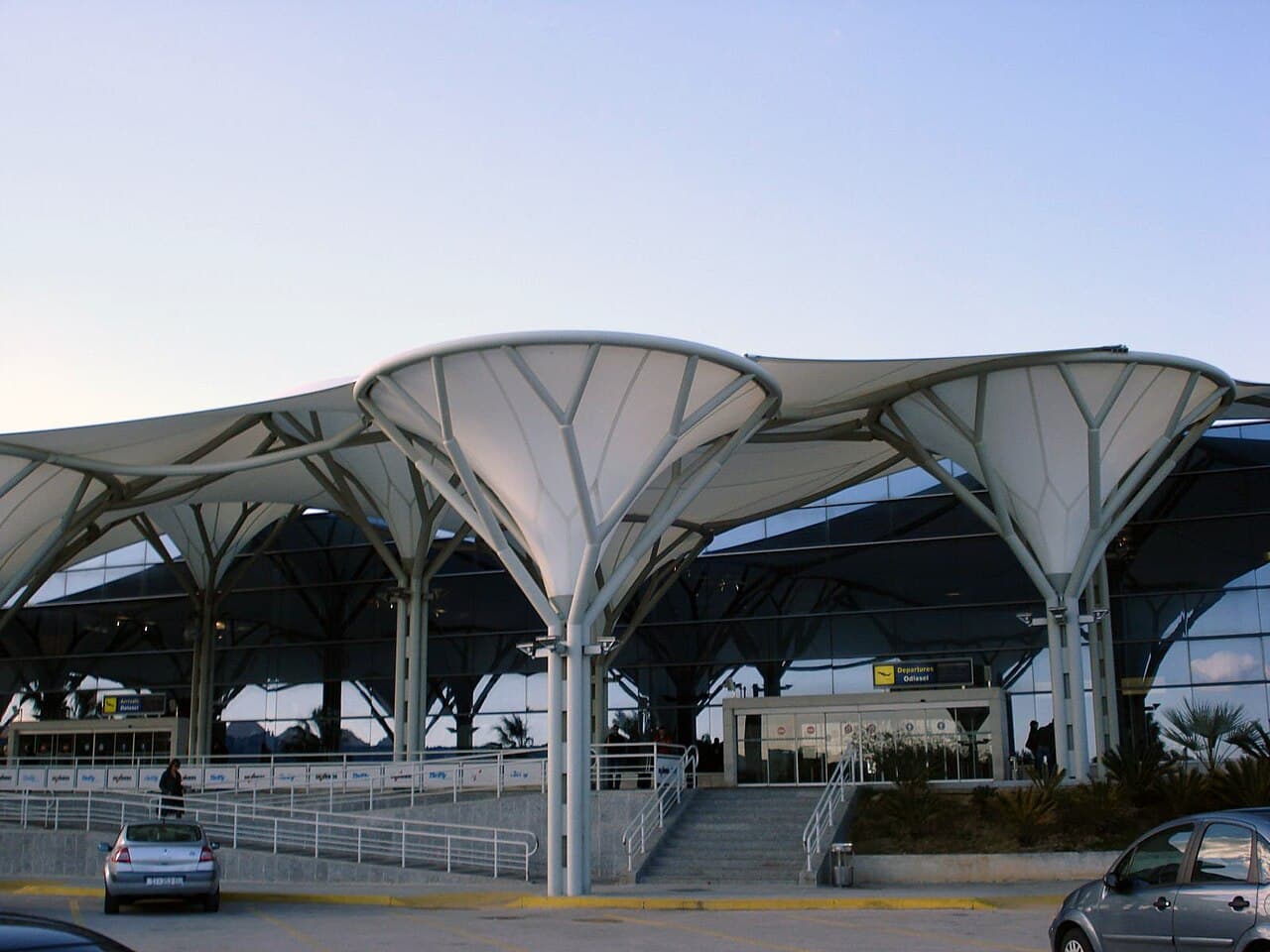 The canopy over the entrance to the terminal at Split Airport